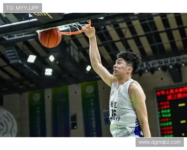 余嘉豪的成长之路：从少年篮球梦到职业生涯的辉煌成就